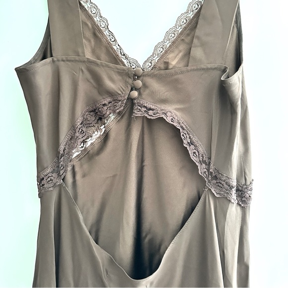 Reformation Provence Silk Dress - Available & Ready to ship! - Picture 5 of 7